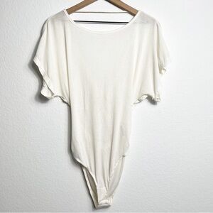 FREE PEOPLE KNOT BACK WHITE CREAM SHORT SLEEVE WOMEN BODYSUIT SIZE MEDIUM NWOT